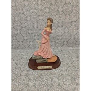 La Verona Collection Cinderella Figurine Woman Statuette On Stairs Open Box